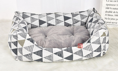 Warm Pet Bed for Dogs and Cats - Autumn/Winter Design